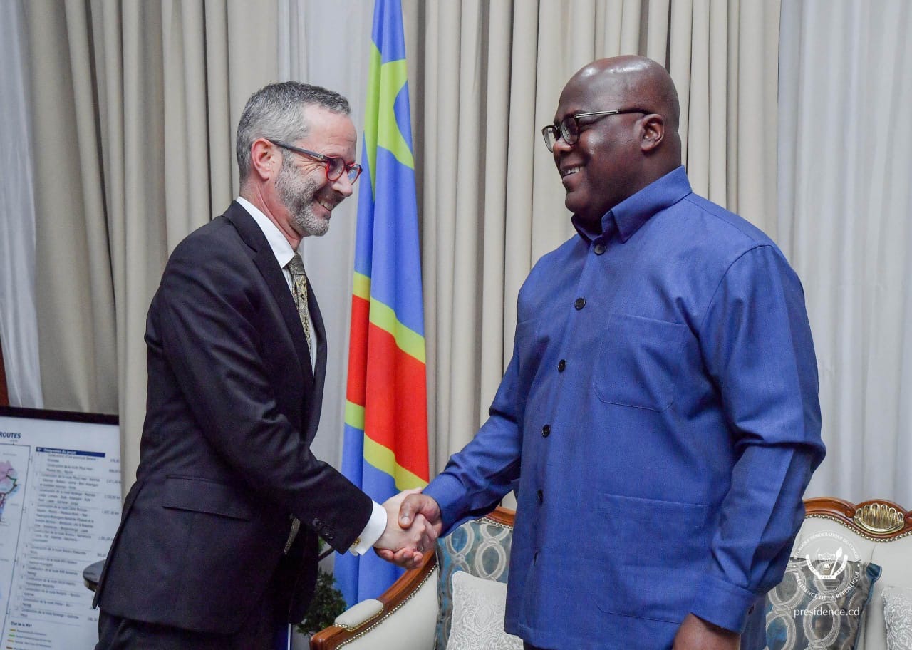 Ebola : Kinshasa et Paris face au défi d’une coopération sanitaire décisive