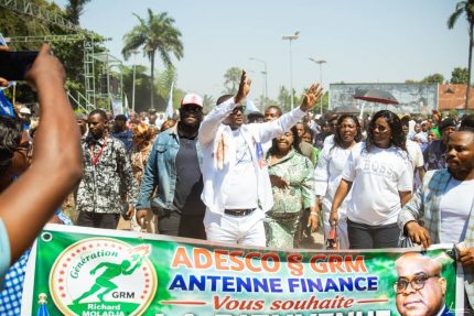 Mbuji-Mayi : entre bain de foule et message politique, Richard Moladja plaide pour un débat national sur la Constitution