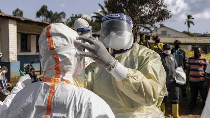 EBOLA : LE GOUVERNEMENT ÉCARTE L’OPTION DU CONFINEMENT DE ZONES TOUCHÉES