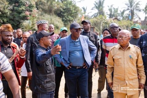DÉSENCLAVEMENT DES PROVINCES : MUKOKO SAMBA EN MISSION DE TERRAIN