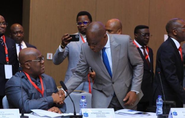 Marches reportées, dialogue annoncé : et si le peuple congolais cessait d&rsquo;être le simple figurant de la politique ? [ Analyse ]