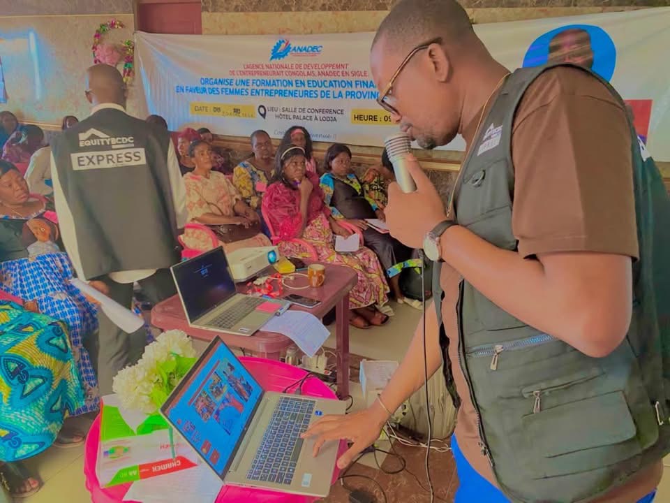 Sankuru : plus de 500 femmes micro-entrepreneures bénéficient d’un programme d’inclusion financière