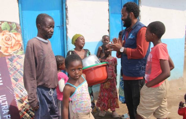 Uvira : 100 ménages bénéficiaires de maisons reçoivent des kits essentiels grâce au projet de stabilisation et de résilience