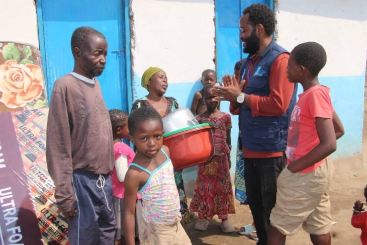 Uvira : 100 ménages bénéficiaires de maisons reçoivent des kits essentiels grâce au projet de stabilisation et de résilience