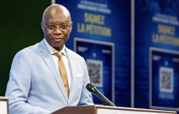 EBOLA : KAMBA DÉNONCE LES « MANIPULATIONS » SUR LES PAIEMENTS