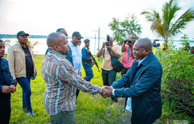 RDC : Le VPM Jacquemain Shabani engage une commission mixte pour régler le conflit de limites entre le Kasaï-Central et le Kasaï-Oriental
