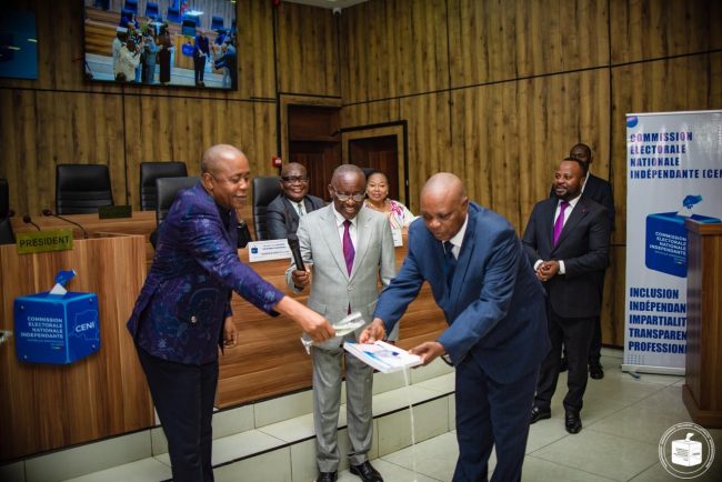 CENI : un ouvrage rend hommage à l’héritage de l’abbé Malu-Malu et à son rôle dans la consolidation de la démocratie en RDC