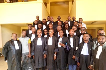 Scandale à Tshikapa :Un Avocat sauvagement agressé par le Secrétaire principal du Parquet Général près la Cour d&rsquo;Appel du Kasaï