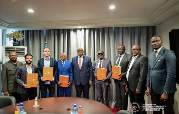 Quatre entreprises chargées de réhabiliter, moderniser et construire 13 infrastructures aéroportuaires en RDC, avec des livraisons attendues fin 2028