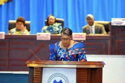 Budget 2027 : un projet de loi de finances de 56 390 milliards de francs congolais axé sur la sécurité, l’emploi et les services sociaux de base