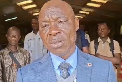 KWILU 3 : Hubert Kimbonza Sefu sur le terrain pour contrôler les écoles et améliorer la qualité de l’enseignement