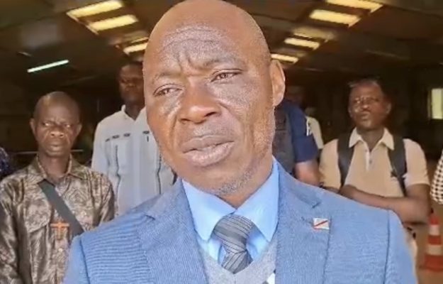 KWILU 3 : Hubert Kimbonza Sefu sur le terrain pour contrôler les écoles et améliorer la qualité de l’enseignement