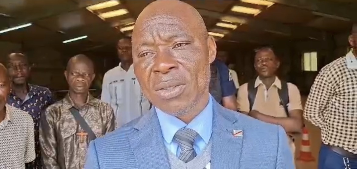 KWILU 3 : Hubert Kimbonza Sefu sur le terrain pour contrôler les écoles et améliorer la qualité de l’enseignement