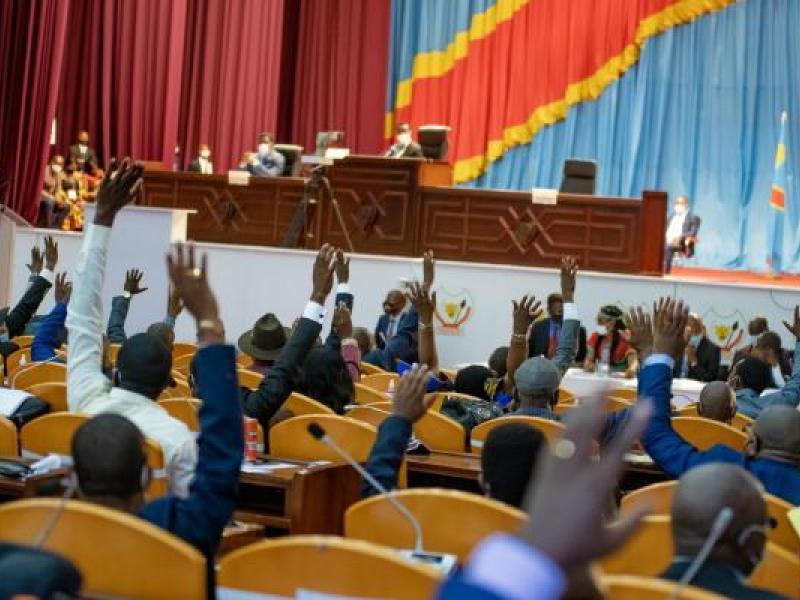 RDC : les députés adoptent la loi sur le référendum, le Sénat appelé à se prononcer