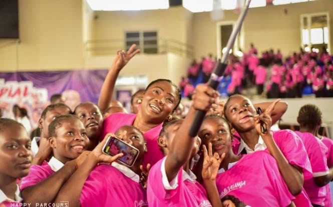 Octobre Rose : Christelle Vuanga plaide pour une prise en charge gratuite du cancer du sein en RDC