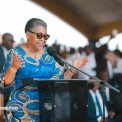 Kindu : Judith Suminwa lance les travaux de réhabilitation de l’avenue de l’Université, annonce de nouveaux projets d’infrastructures et appelle à l’unité et à la défense du territoire national